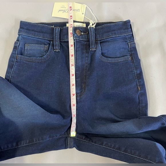 Women's High-Rise Ankle Bootcut Jeans - Universal Thread Sz 2 Dk Blue NWT - Picture 4 of 12